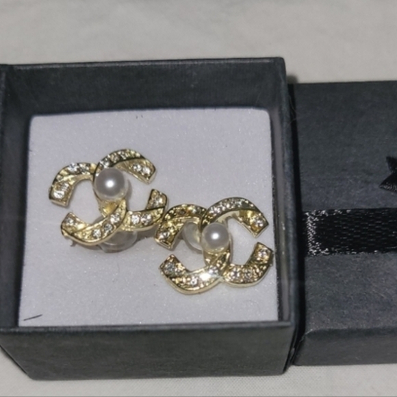 Chanel Style Earrings - Picture 3 of 4